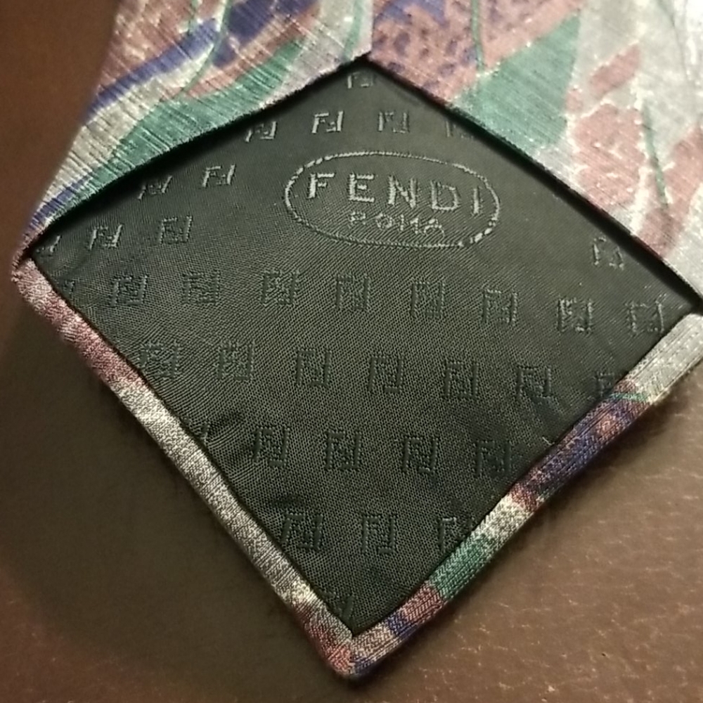 FENDI PURE SILK HANDMADE AUTHENTIC TIE - Picture 3 of 5